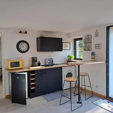 Les Glycines Apartment